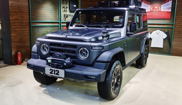 容新策略 国产“硬汉”全面升级！方盒子车身，四驱+“两把锁”还带大梁